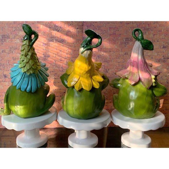 Set of 3 Spring/Summer Frog Figurines - Picture 9 of 9